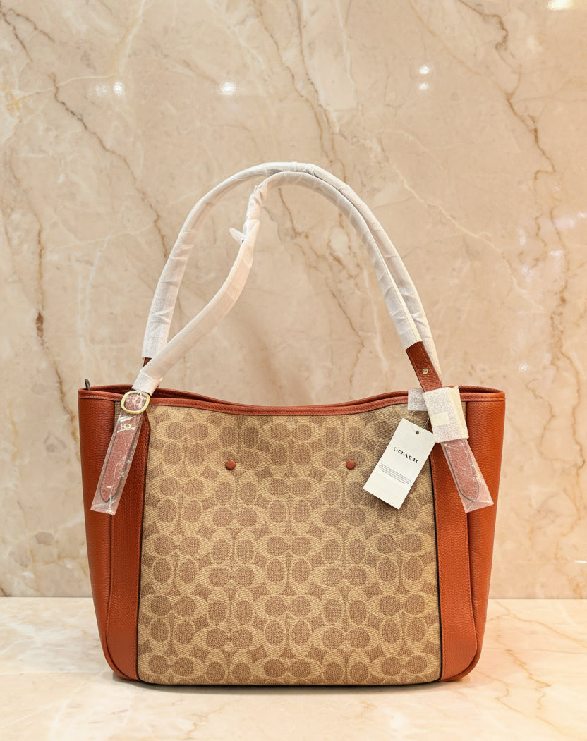 COACH ALANA ZIP TOTE IN SIGNATURE CANVAS - TAN RUST