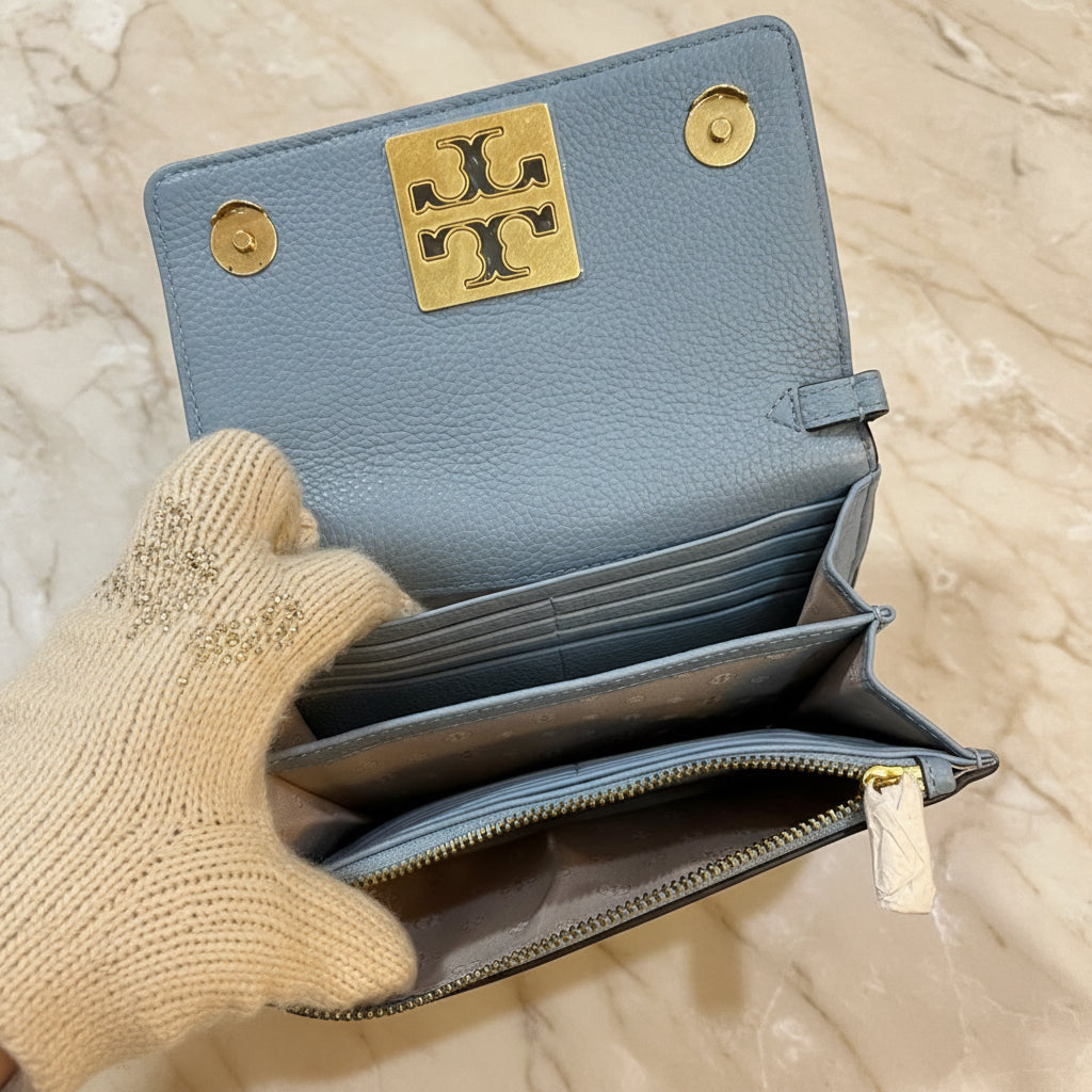 TORY BURCH BRITTEN CONVERTIBLE FLAP CLUTCH / CROSSBODY