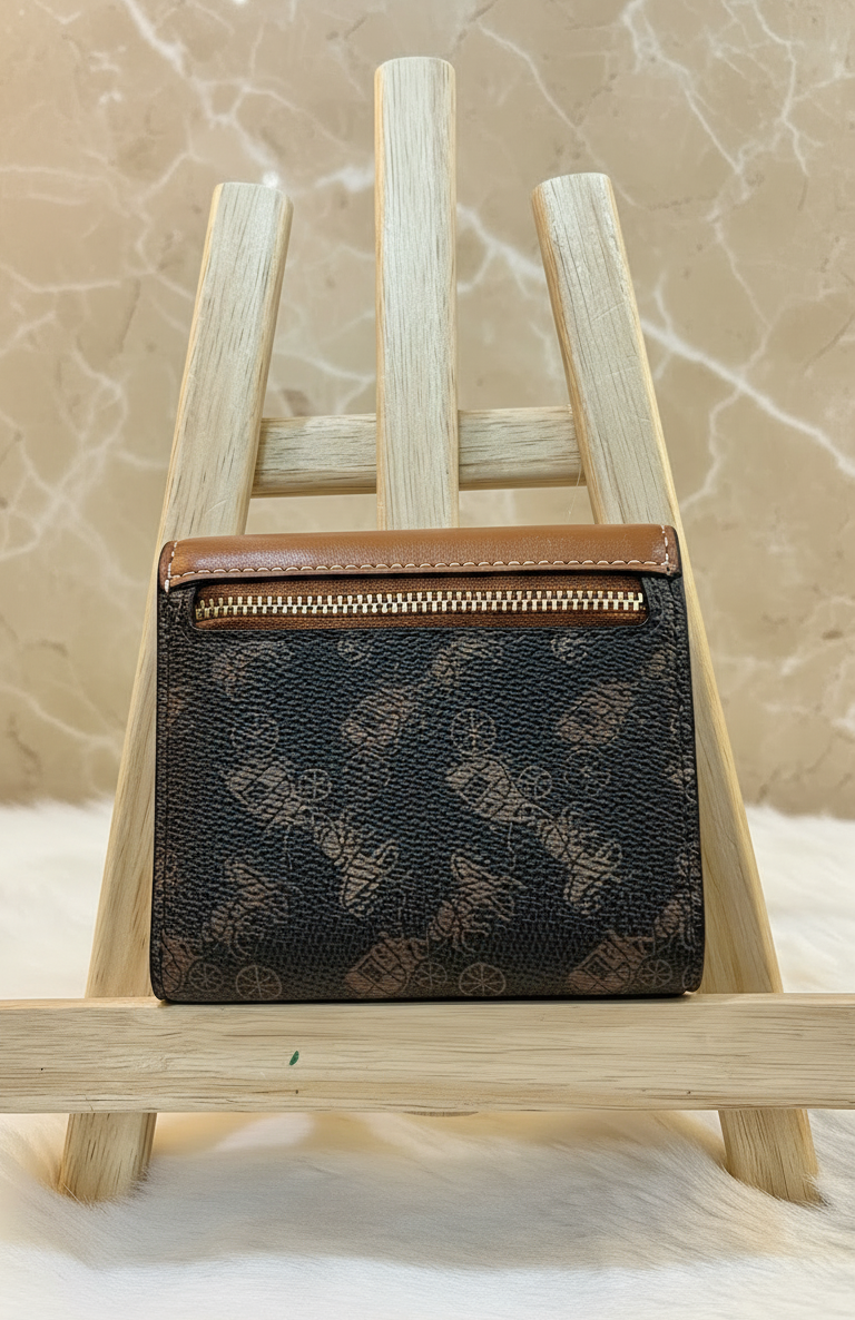 COACH MILA SMALL TRIFOLD WALLET - MISSING TAG - SIGNATURE HORSE & CARRIAGE PRINT