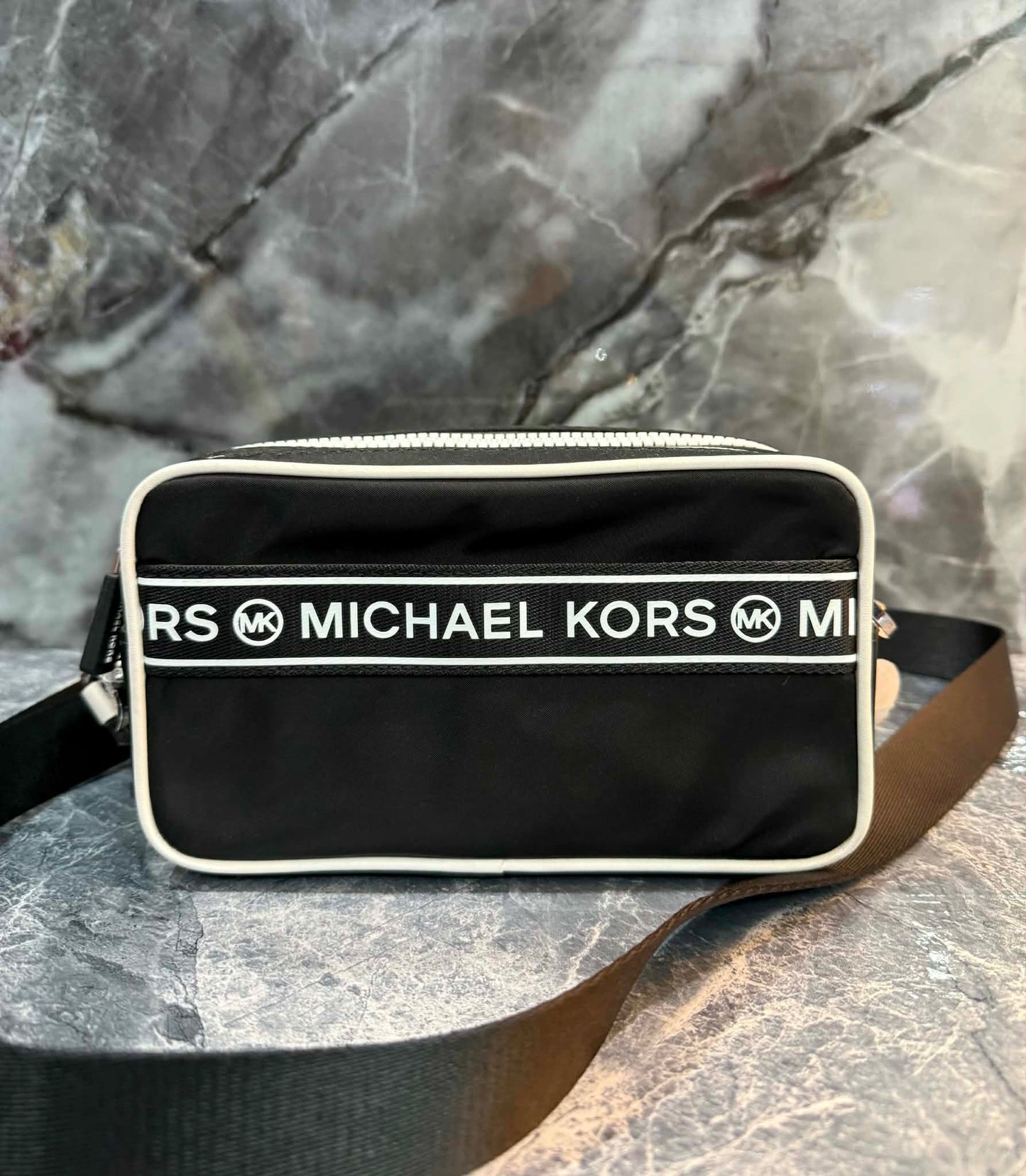 MICHAEL KORS NWT KENLY CAMERA BAG DOUBLE ZIP - NYLON