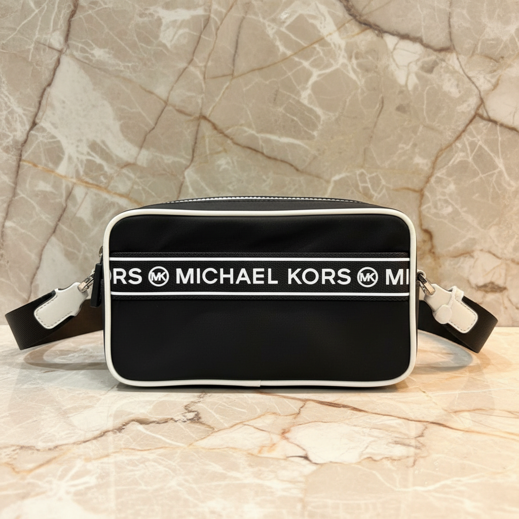 MICHAEL KORS NWT KENLY CAMERA BAG DOUBLE ZIP - NYLON
