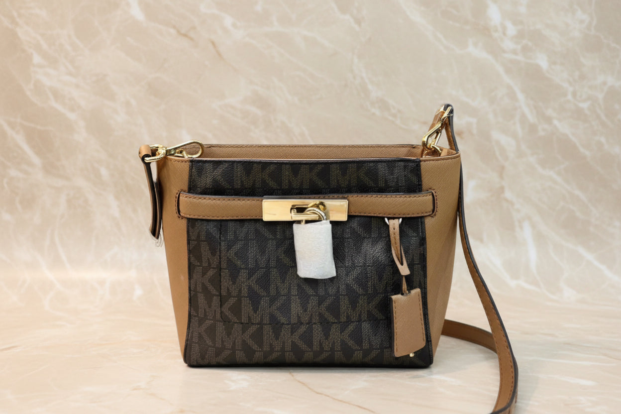 MICHAEL KORS TOP ZIP HAMILTON TRAVELLER MESSENGER BAG SMALL - SIG BROWN