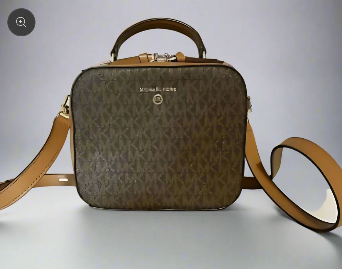 MICHAEL KORS CHARM JET SET LOGO CROSSBODY BAG ( FROM BOUTIQUE STORE )