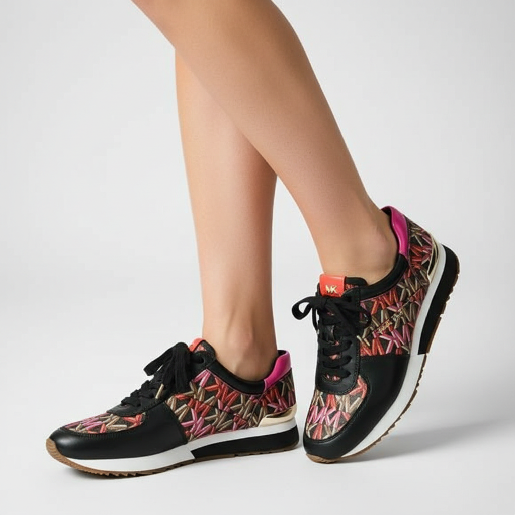 MICHAEL KORS TRAINER SHOES SIZE 5.5 CAN FIT TO SIZE 5