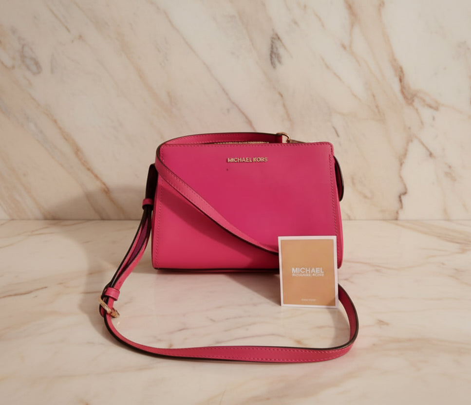 MICHAEL KORS LESLIE MESSENGER BAG - ELECTRIC PINK ( FUSCHIA COLOR )