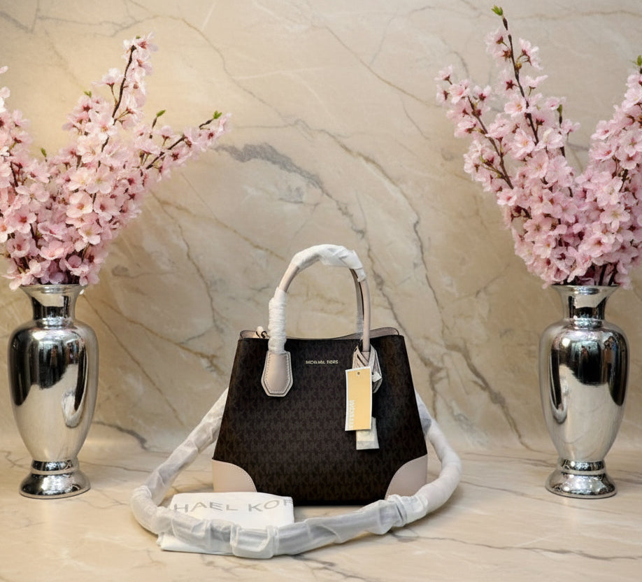 MICHAEL KORS MERCER GALLERY MEDIUM LOGO SATCHEL BAG - BROWN/SOFT PINK