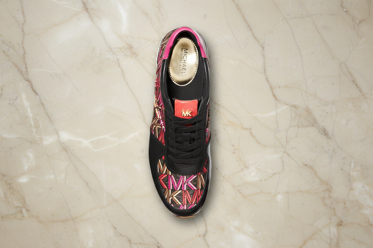 MICHAEL KORS TRAINER SHOES SIZE 5.5 CAN FIT TO SIZE 5