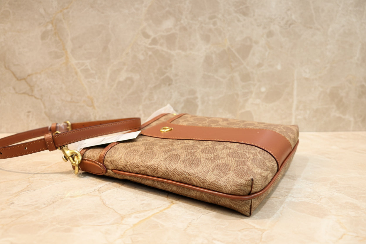 حقيبة كروسبودي من كوتش كيت