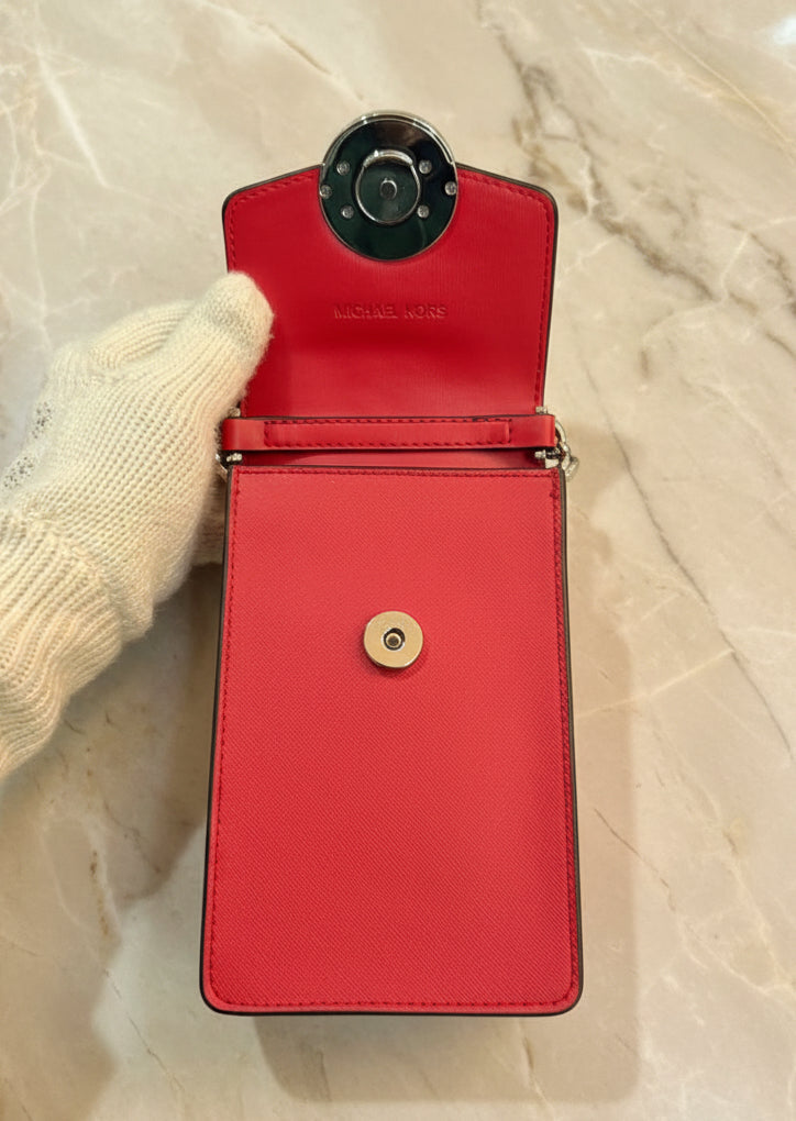 MICHAEL KORS CARMEN SMARTPHONE CROSSBODY - RED