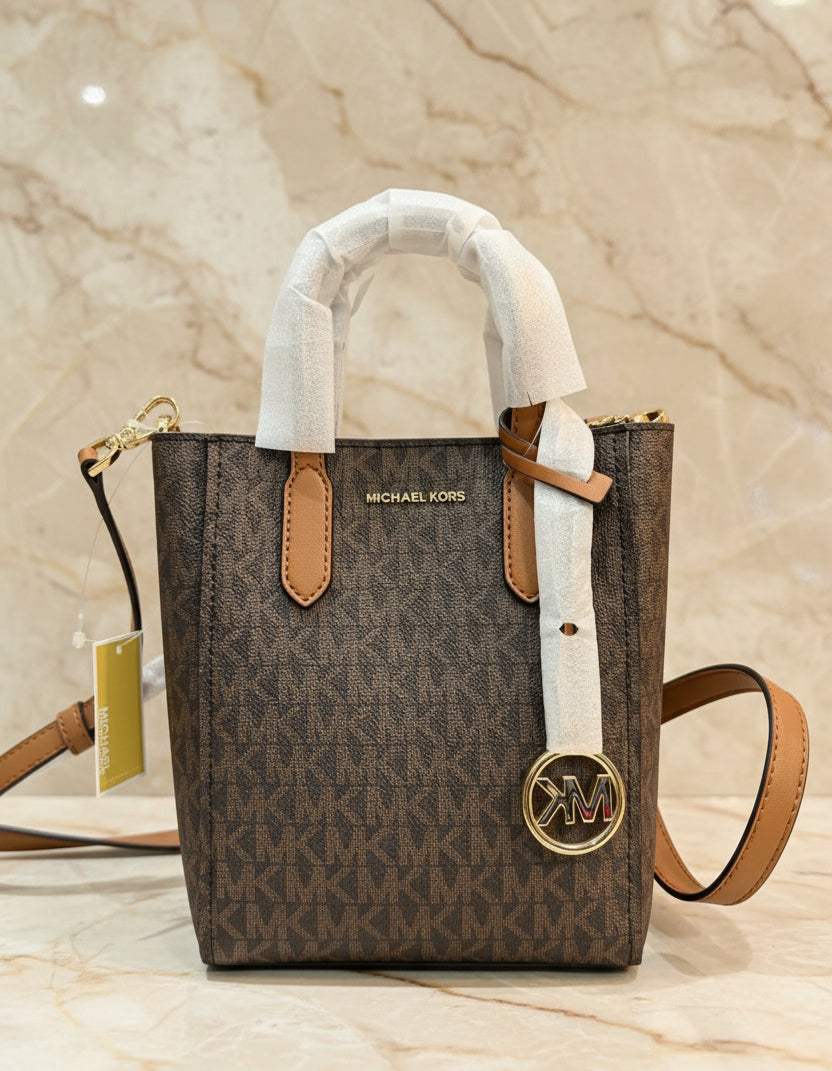 MICHAEL KORS SINCLAIR XS SIGNATURE LOGO CROSSBODY BAG - BROWN/ACORN ( RETAIL ITEM ) NO DUSTBAG/NO PAPERBAG