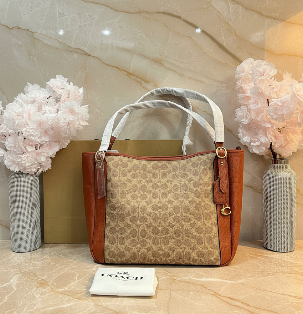 COACH ALANA ZIP TOTE IN SIGNATURE CANVAS - TAN RUST
