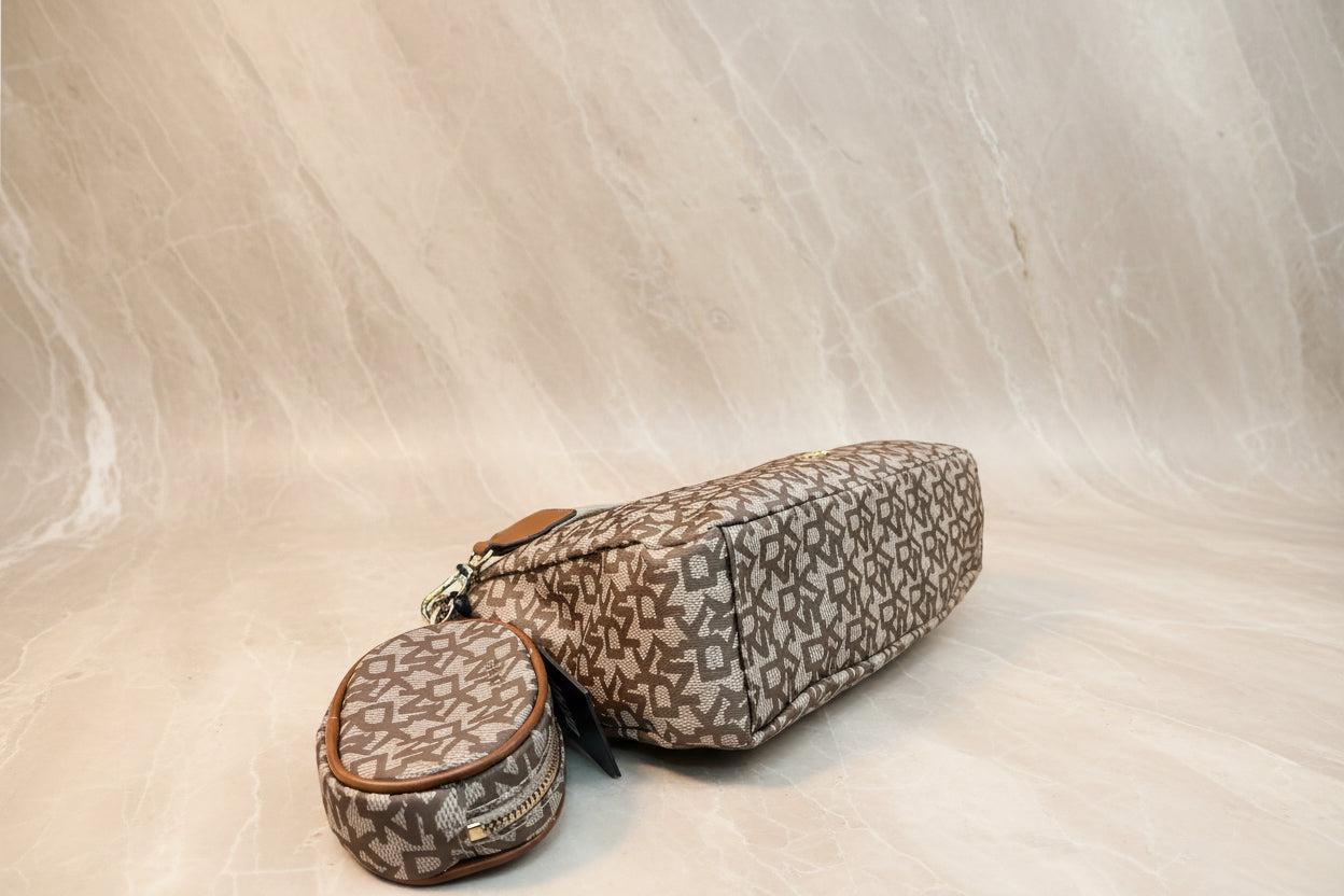 حقيبة كتف/حقيبة كروس بودي كبيرة الحجم من دي كيه إن واي كايرو