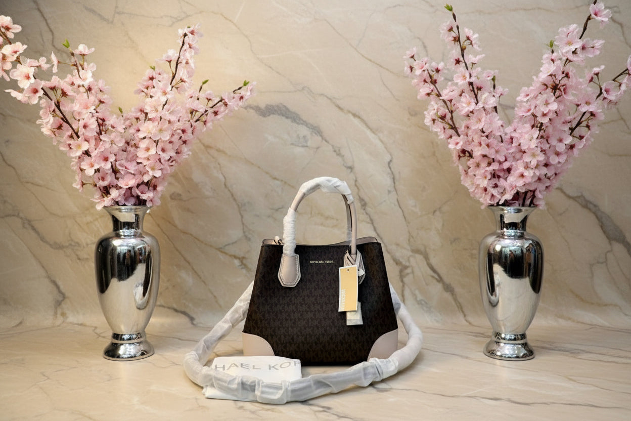 MICHAEL KORS MERCER GALLERY MEDIUM LOGO SATCHEL BAG - BROWN/SOFT PINK