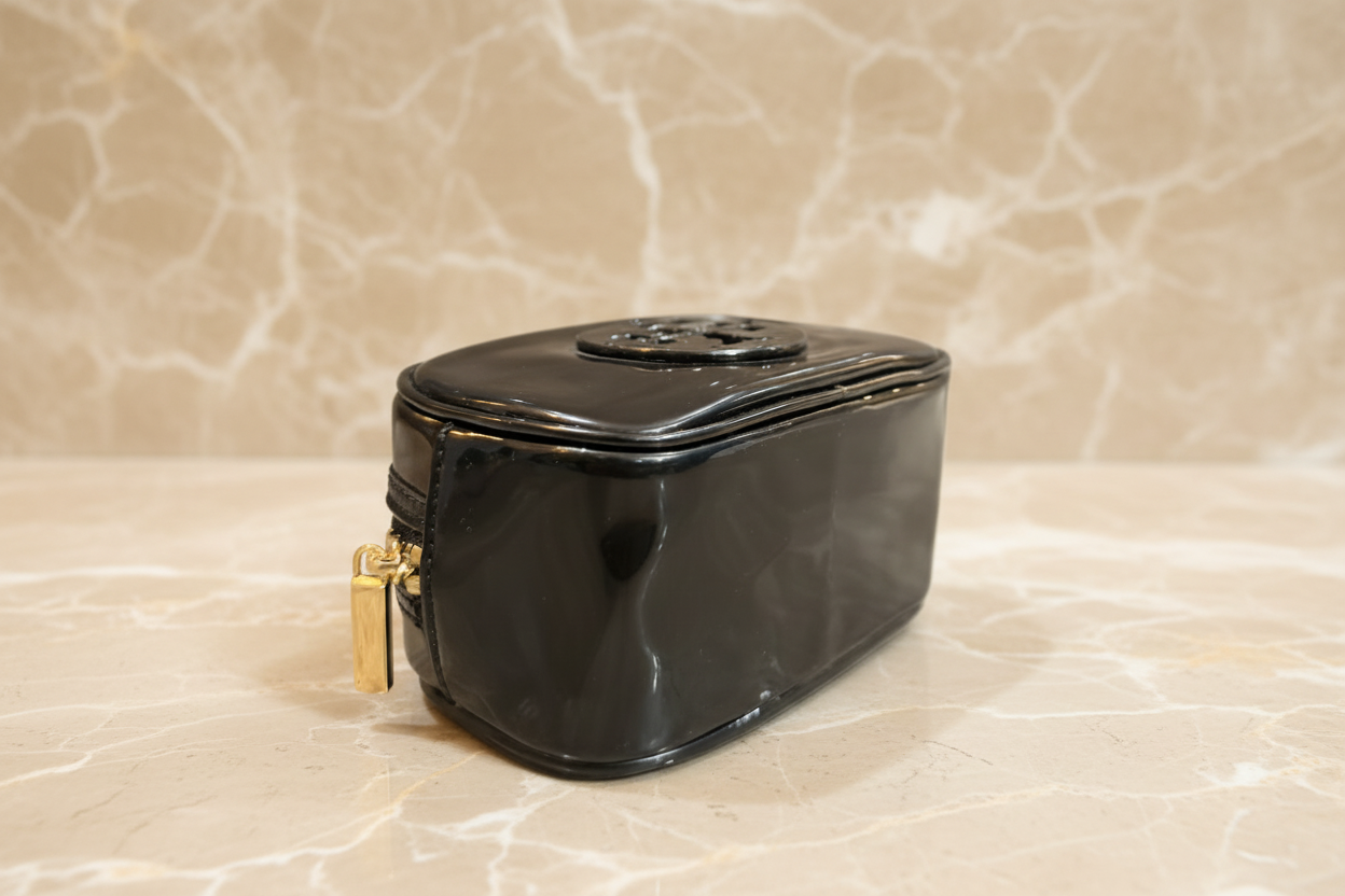 TORY BURCH SMALL ENAMEL COSMETIC POUCH
