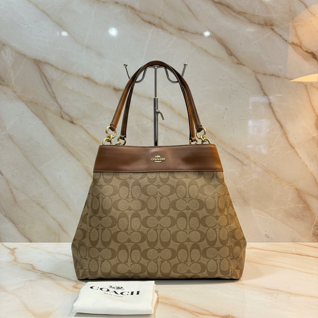 SALE‼️‼️‼️COACH LEXY SHOULDER BAG IN SIGNATURE KHAKI/SADDLE