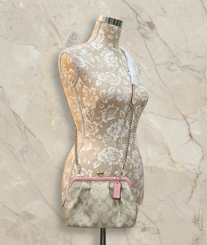 COACH NORA KISSLOCK CLUTCH/CROSSBODY IN SIGNATURE CHALK/IVORY/PINK