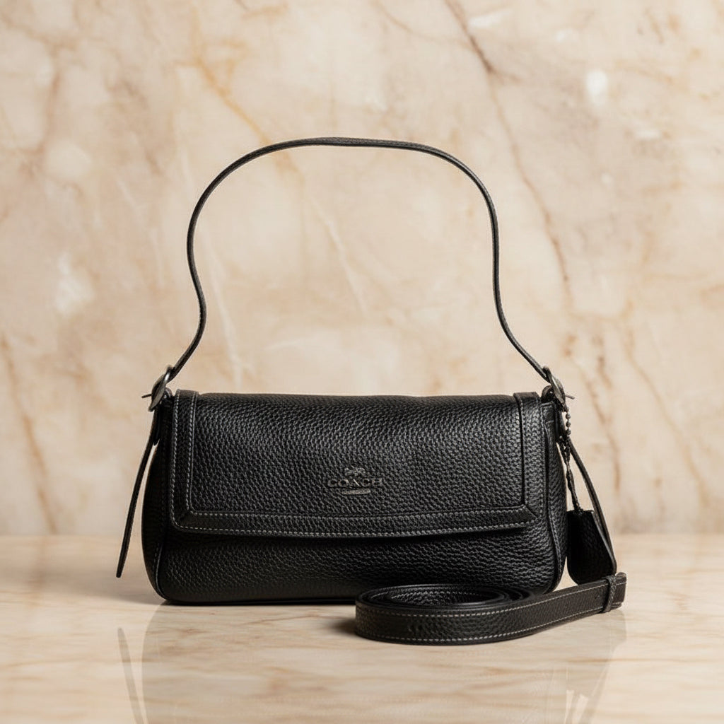 حقيبة كتف صغيرة من كوتش إيتا ذات غطاء قلاب / حقيبة كروس بودي - أسود