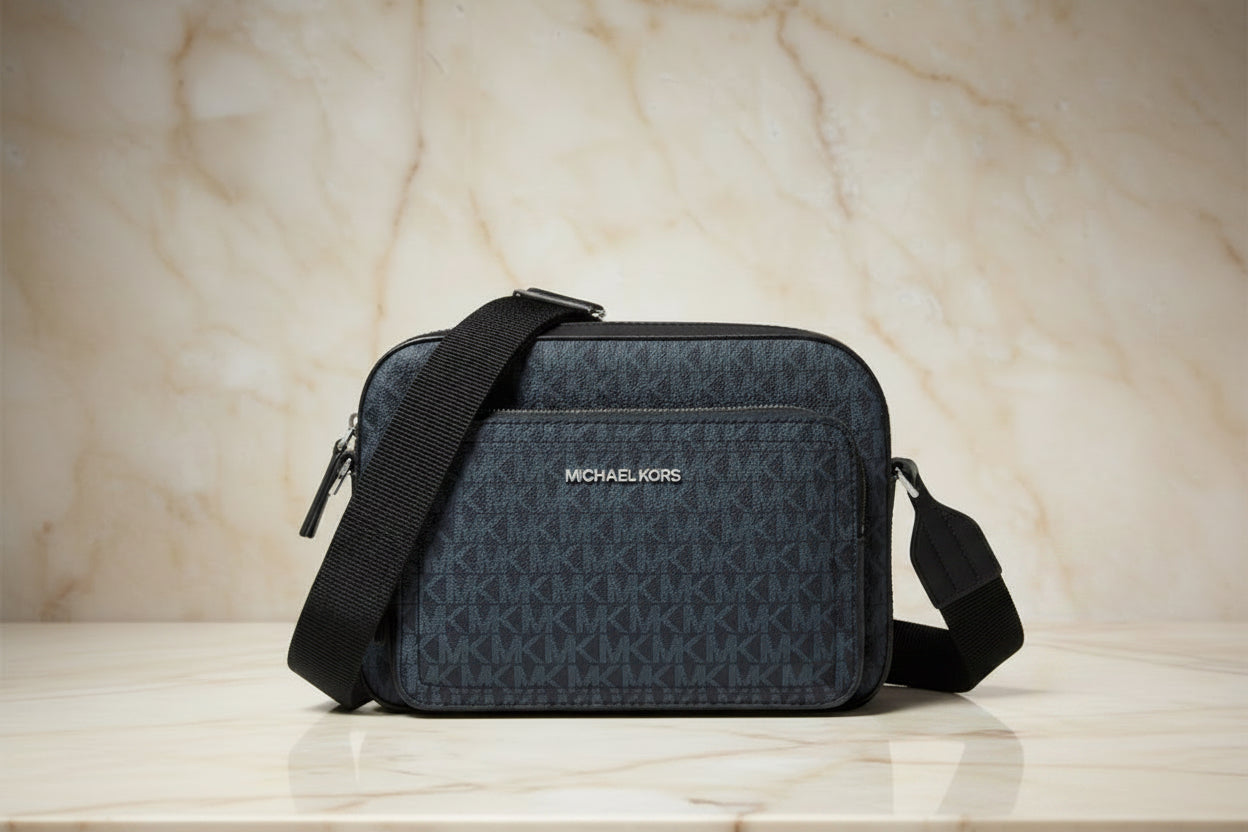 MICHAEL KORS COOPER SIGNATURE LOGO UTILITY CROSSBODY