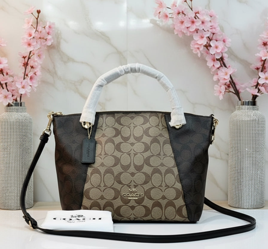 حقيبة كوتش الصغيرة كيسي بألوان متعددة مميزة