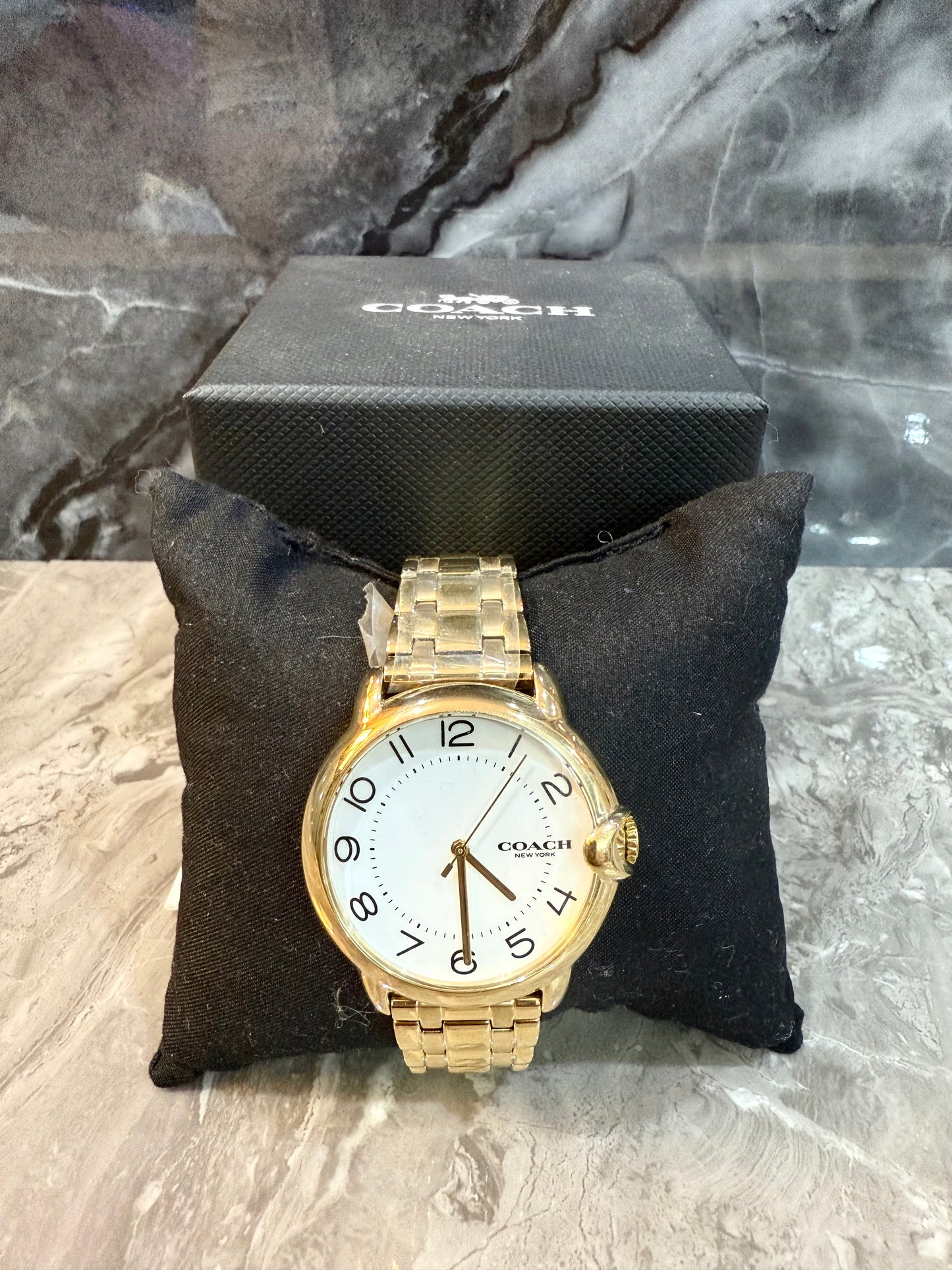 ساعة كوتش إليوت كوارتز من الفولاذ المقاوم للصدأ مطلية بالذهب - مينا صغير