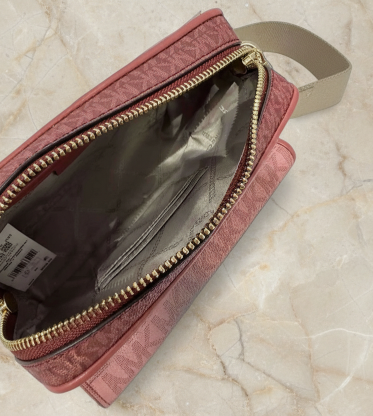 MICHAEL KORS SIGNATURE BRADSHAW POCKET CAMERA CROSSBODY BAG - CINNAMON MULTI ( BOUTIQUE STORE )