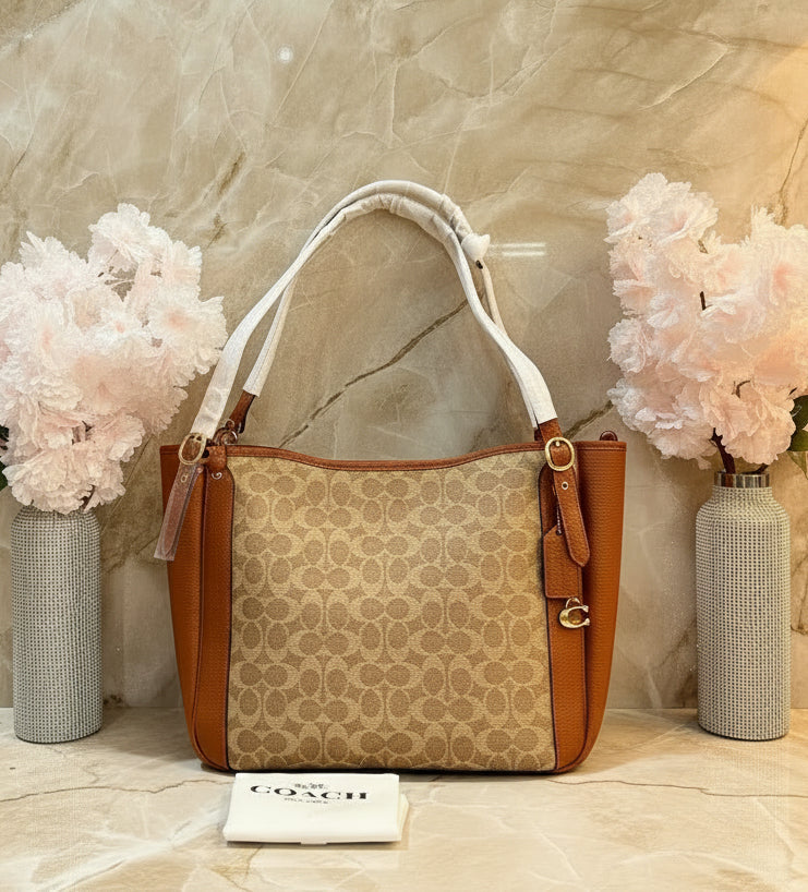 COACH ALANA ZIP TOTE IN SIGNATURE CANVAS - TAN RUST