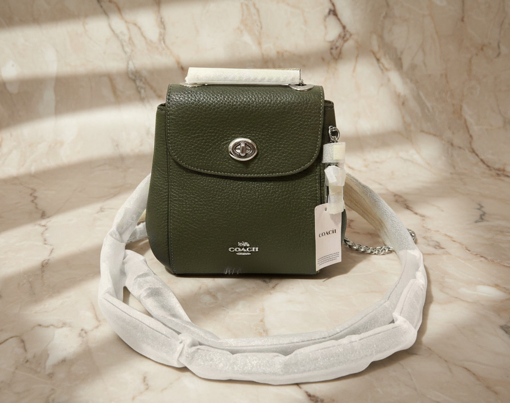 حقيبة ظهر صغيرة قابلة للتحويل من كوتش