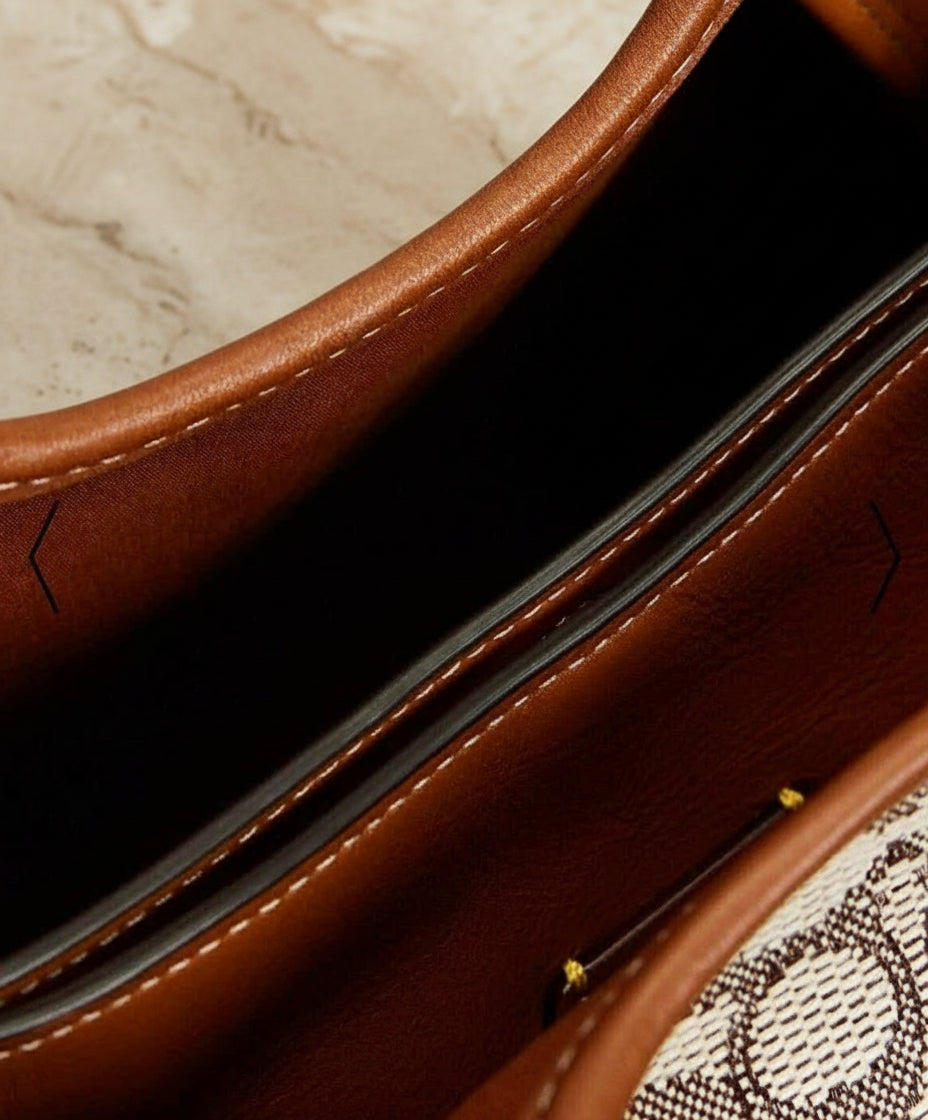 كوتش لانا بتوقيع جاكار