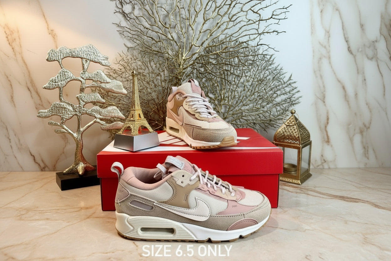NIKE AIR MAX