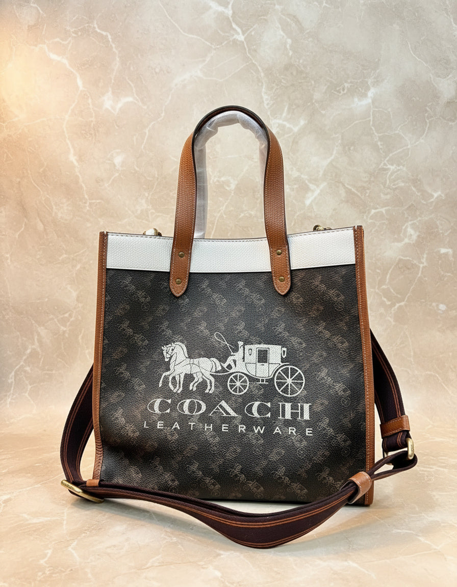 حقيبة تسوق من كوتش فيلد مزينة بطبعة حصان وعربة