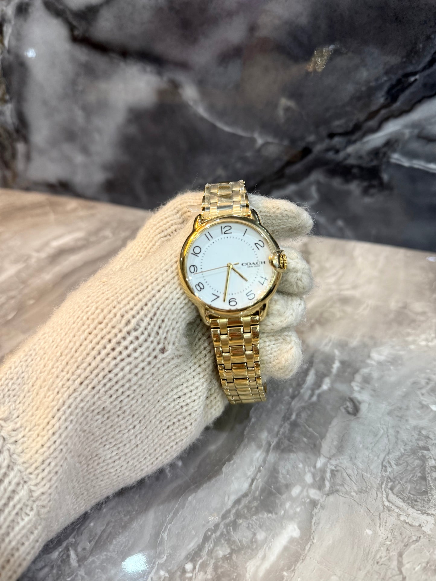 ساعة كوتش إليوت كوارتز من الفولاذ المقاوم للصدأ مطلية بالذهب - مينا صغير