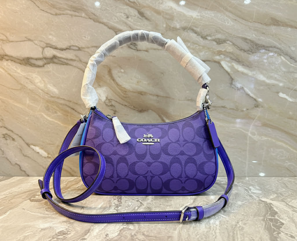 COACH TERI SHOULDER BAG/CROSSBODY BAG - IN SIGNATURE CANVAS PURPLE BLOCKED COLOR