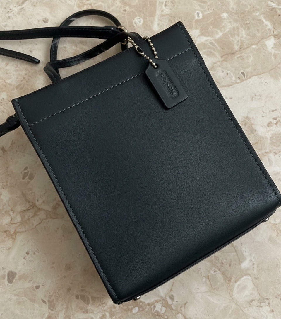 COACH CASHIN MINI TOTE - BLACK ( BOUTIQUE STORE )