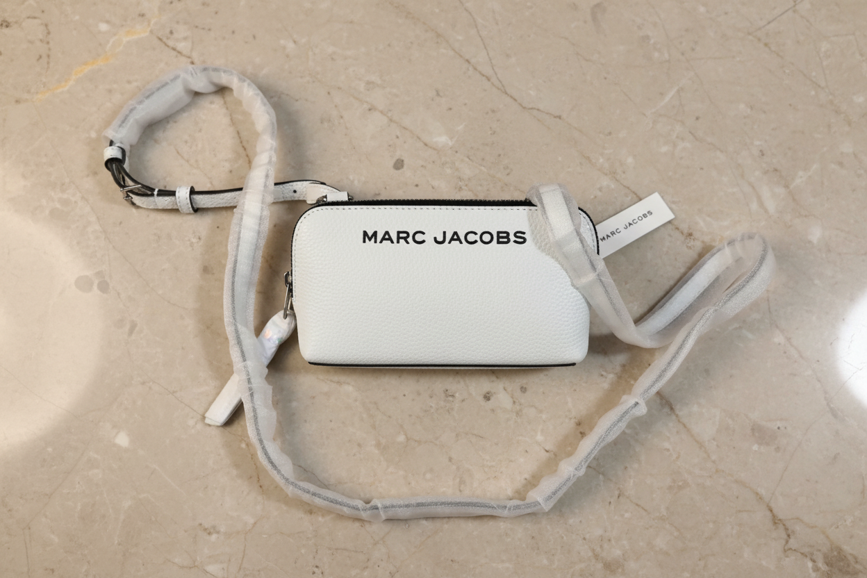MARC JACOBS GRIND WHITE COTTON PEBBLE LEATHER MINI CROSSBODY/POUCH