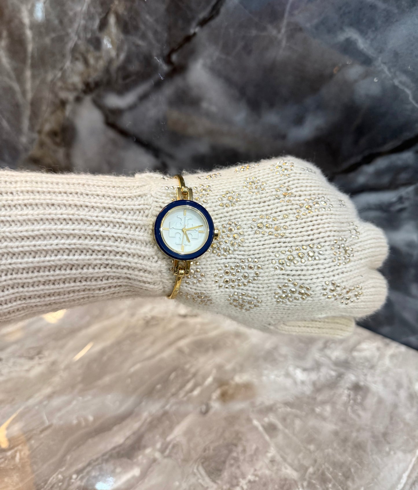 ساعة توري بورش الصغيرة ذات الأزرار القابلة للتبديل