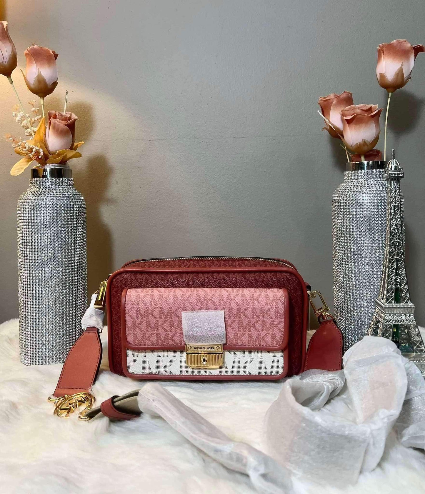 MICHAEL KORS SIGNATURE BRADSHAW POCKET CAMERA CROSSBODY BAG - CINNAMON MULTI ( BOUTIQUE STORE )