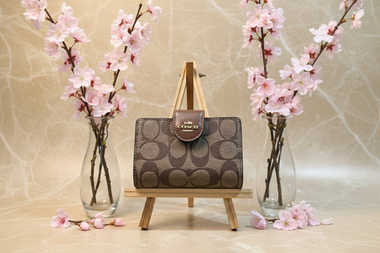 COACH MEDIUM BIFOLD CORNER ZIP WALLET