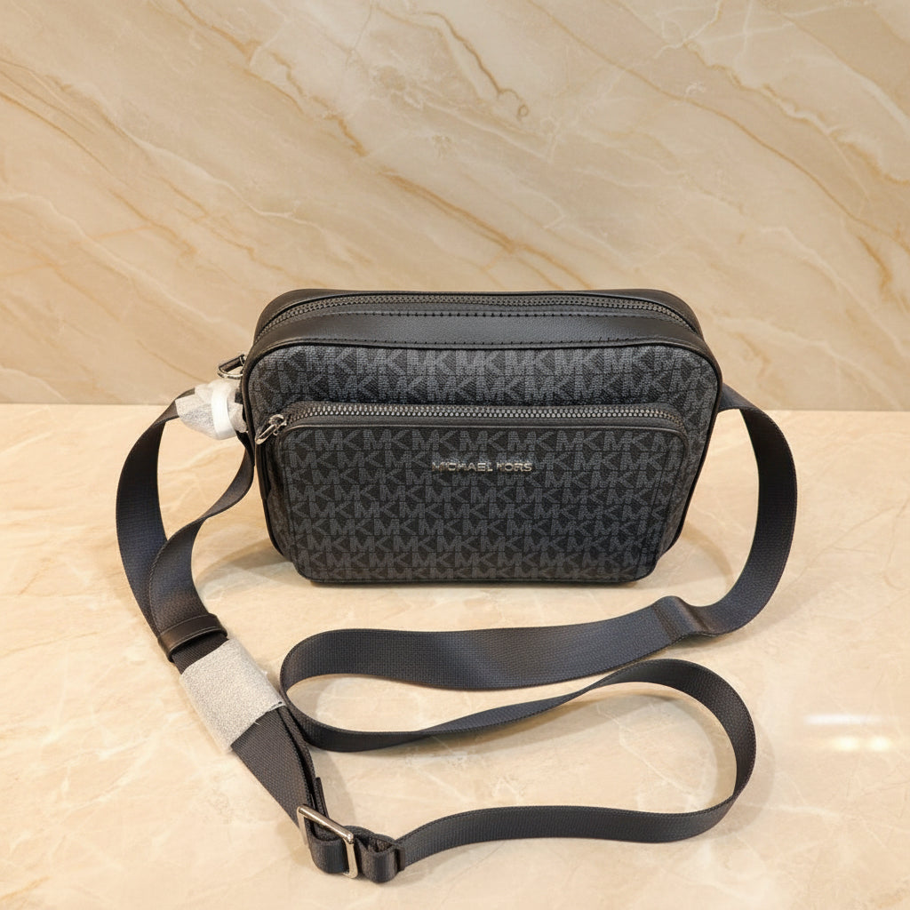 MICHAEL KORS COOPER SIGNATURE LOGO UTILITY CROSSBODY