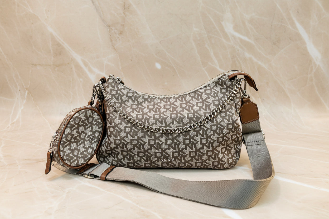 حقيبة كتف/حقيبة كروس بودي كبيرة الحجم من دي كيه إن واي كايرو