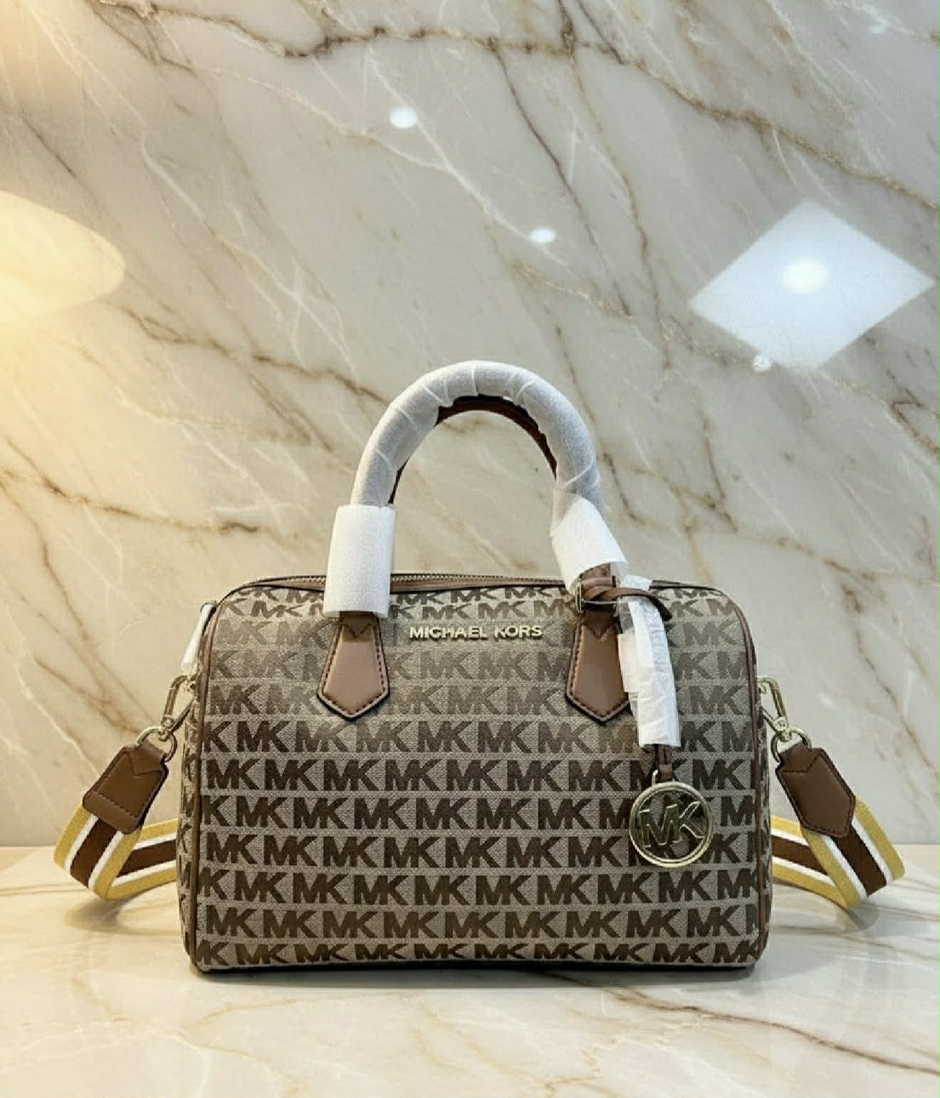 BUNDLE ‼️ MICHAEL KORS BEDFORD DUFFLE LARGE IN SIGNATURE JACQUARD & MEDIUM BIFOLD CORNER ZIP WALLETS