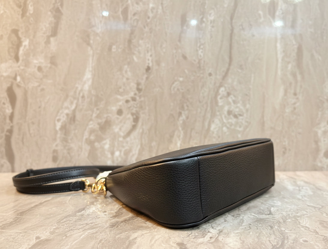 حقيبة كتف/حقيبة كروس بودي من كوتش تيري - أسود