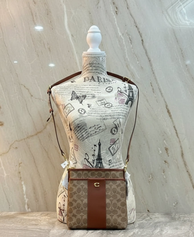 حقيبة كروسبودي من كوتش كيت