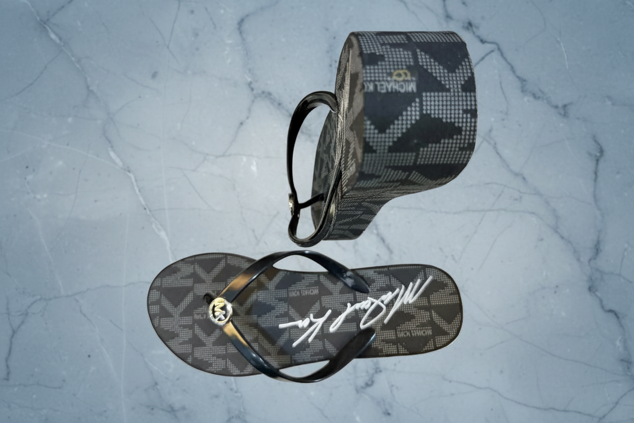 MICHAEL KORS SLIPPERS