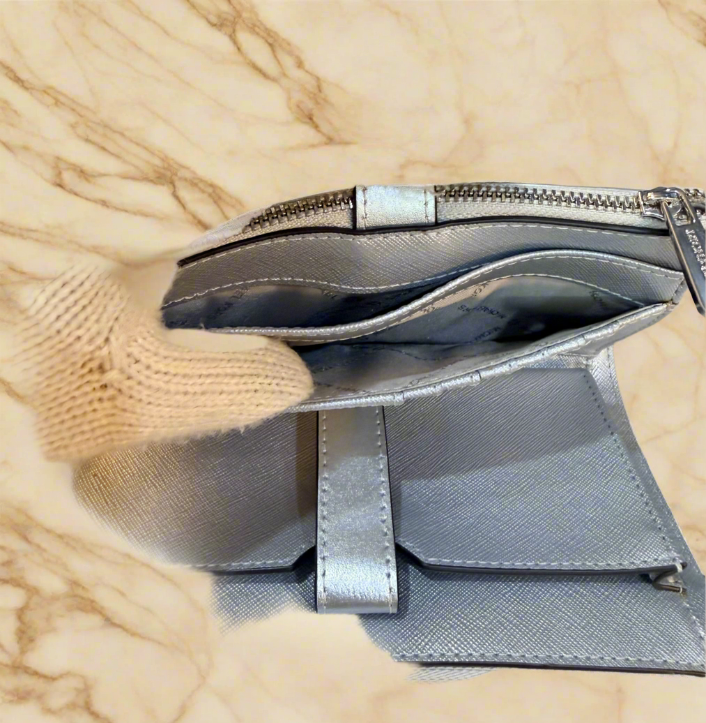 MICHAEL KORS LARGE DOUBLE ZIP BIFOLD MOBILE WRISTLET WALLET