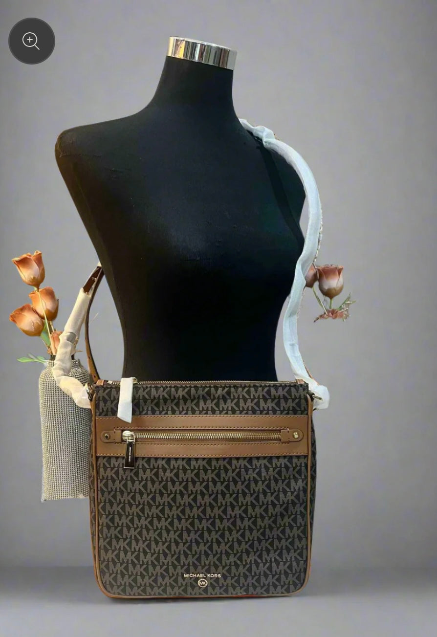 MICHAEL KORS CHARM NORTH/SOUTH CROSSBODY