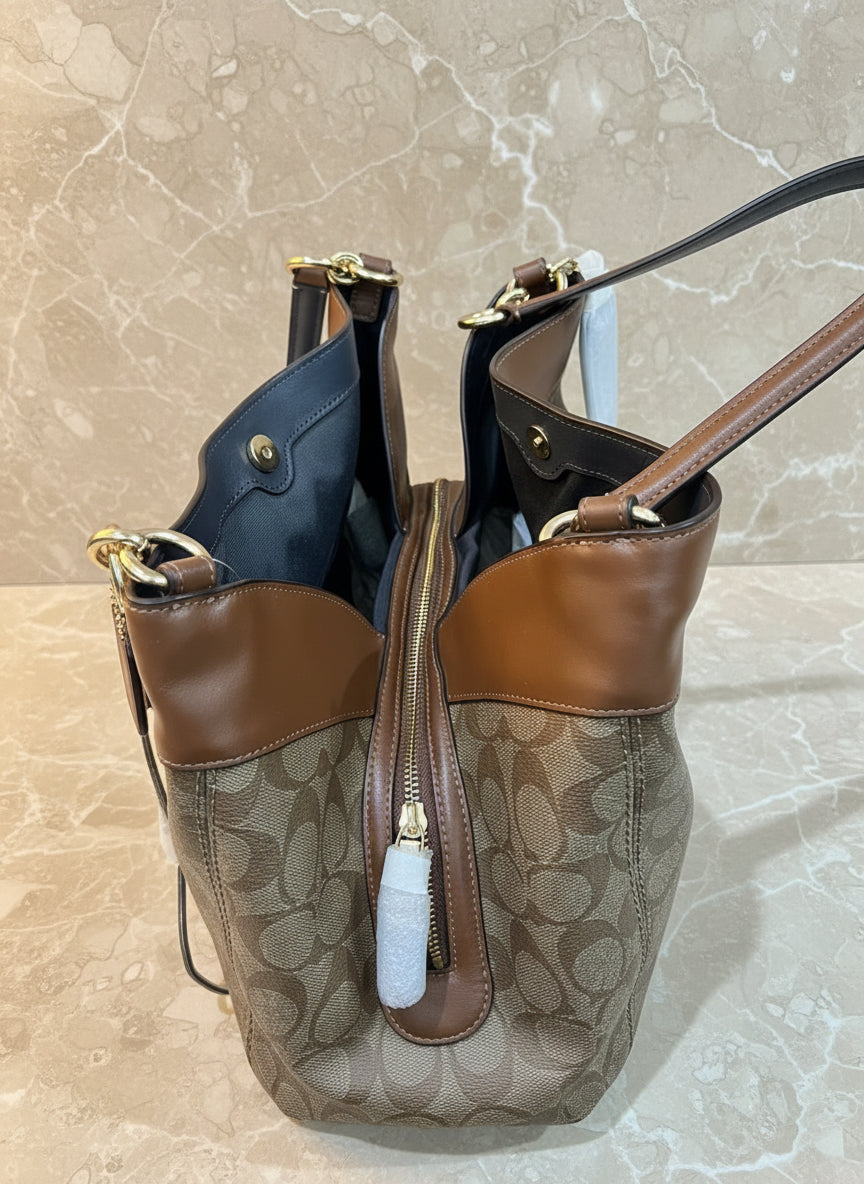 SALE‼️‼️‼️COACH LEXY SHOULDER BAG IN SIGNATURE KHAKI/SADDLE