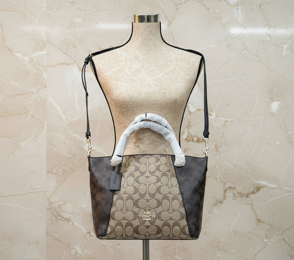 حقيبة كوتش الصغيرة كيسي بألوان متعددة مميزة