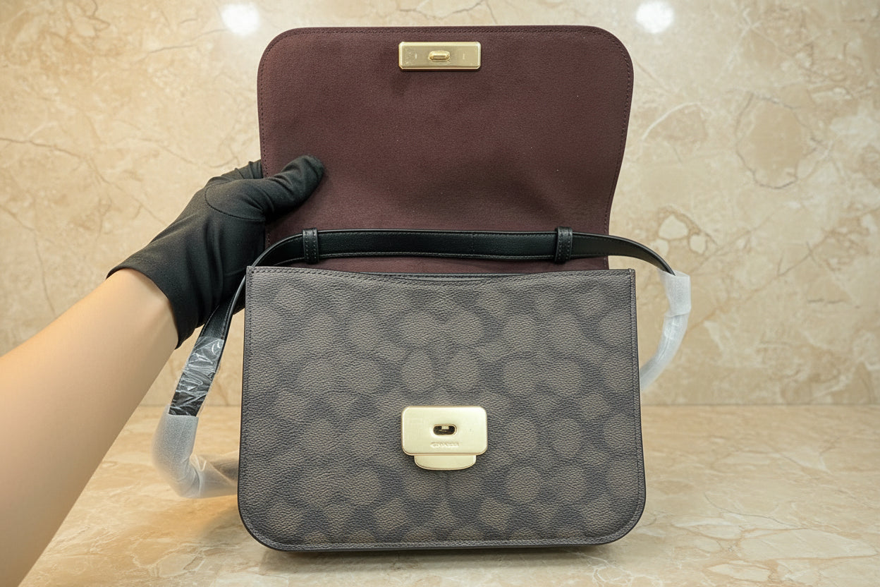 COACH BRYNN FLAP IN SIGNATURE CANVAS BROWN BLACK