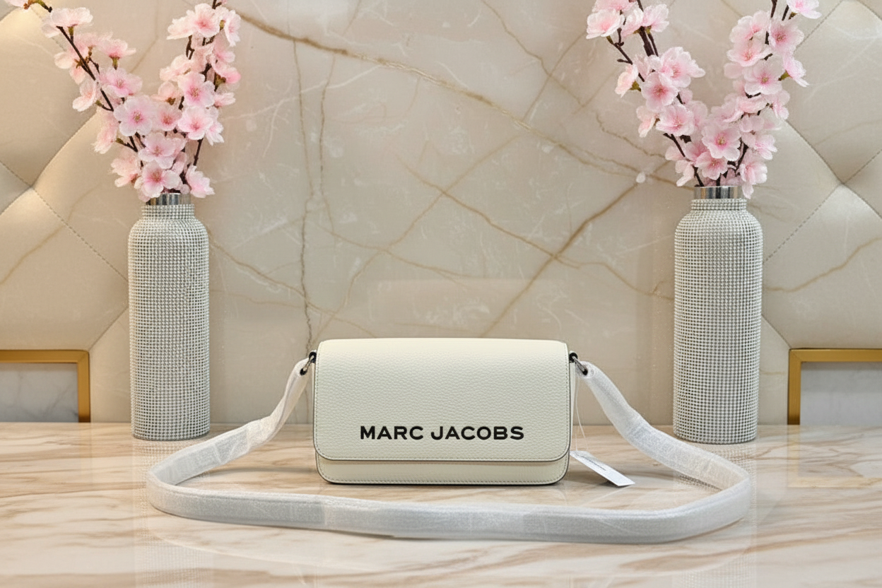 MARC JACOBS 3 IN 1 SHOULDER BAG/CROSSBODY/CLUTCH - MARSMALLOW COLOR