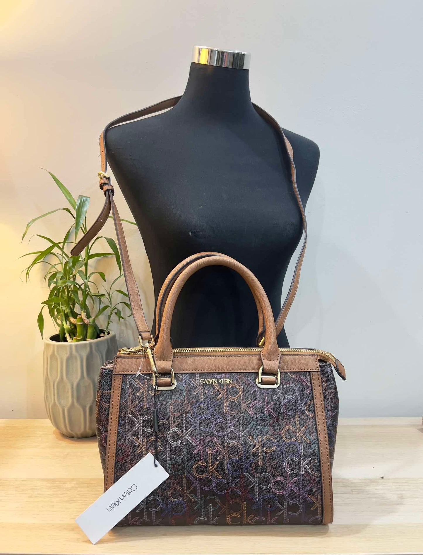 CALVIN KLEIN BUNDLE BAG & LONG WALLET JANAE SATCHEL CROSSBODY BAG IN SIGNATURE BROWN